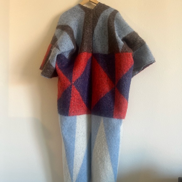 Geometric Patterned Fringe Shawl - Picture 7 of 8